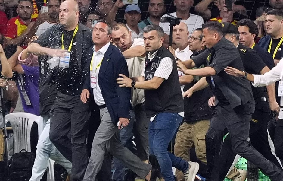 PFDK’dan Sert Yaptırımlar: Ali Koç’a Para Cezası, Göztepe’ye 2 Maç Saha Kapama